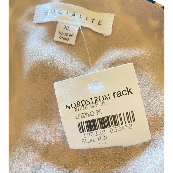 New Animal Print V-Neck Lace Trimmed Camisole Women’s Size XL Brown Black NWT - Picture 4 of 5